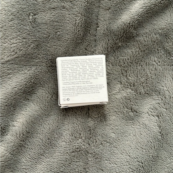 RMS Beauty Compact with Natural Ingredients - Picture 2 of 2